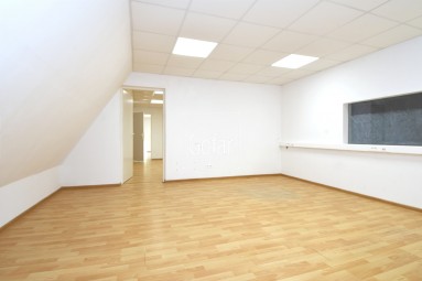 Exclusively | GOFAR | Rent of a large hall (800m2) and land (650m2) in a lucrative location Zlaté piesky, Bratislava