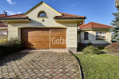 Luxurious family house on a 1198m2 plot, + pool + 4x garage + gazebo + garden, Dunajská Streda | Gofar | Exclusively