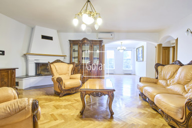 Luxurious family house on a 1198m2 plot, + pool + 4x garage + gazebo + garden, Dunajská Streda | Gofar | Exclusively