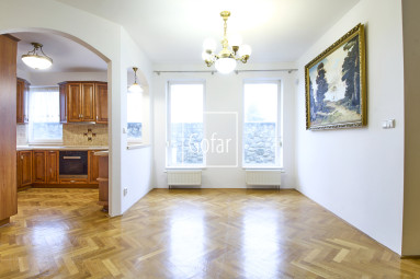 Luxurious family house on a 1198m2 plot, + pool + 4x garage + gazebo + garden, Dunajská Streda | Gofar | Exclusively
