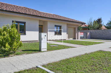 Sale | 4-room family house with kitchen unit and garage + large plot + 3x parking, FLORIDA PARK, DS | Gofar | Exclusive