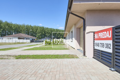 Sale | 4-room family house with kitchen unit and garage + large plot + 3x parking, FLORIDA PARK, DS | Gofar | Exclusive