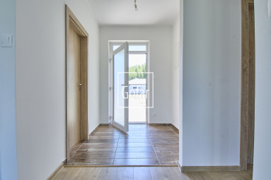 Sale | 4-room family house with kitchen unit and garage + large plot + 3x parking, FLORIDA PARK, DS | Gofar | Exclusive