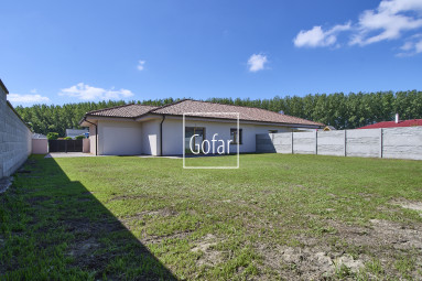 Sale | 4-room family house with kitchen unit and garage + large plot + 3x parking, FLORIDA PARK, DS | Gofar | Exclusive