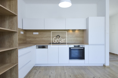 Sale | 4-room family house with kitchen unit and garage + large plot + 3x parking, FLORIDA PARK, DS | Gofar | Exclusive