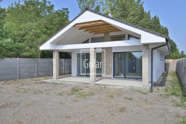 Sale - Detached large 4-room family house with a wonderful gallery + garden + covered terrace, Trstená na Ostrove, district DS | Exclusively | GOFAR