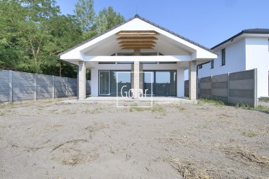 Sale - Detached large 4-room family house with a wonderful gallery + garden + covered terrace, Trstená na Ostrove, district DS | Exclusively | GOFAR