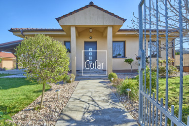 Sale | 4-room family house with a large terrace, garage and strategically excellent location on R7 (approx. 2 min) – Holice, DS | Gofar | Exclusive