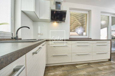 Sale | 4-room family house with a large terrace, garage and strategically excellent location on R7 (approx. 2 min) – Holice, DS | Gofar | Exclusive