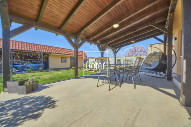 Sale | 4-room family house with a large terrace, garage and strategically excellent location on R7 (approx. 2 min) – Holice, DS | Gofar | Exclusive