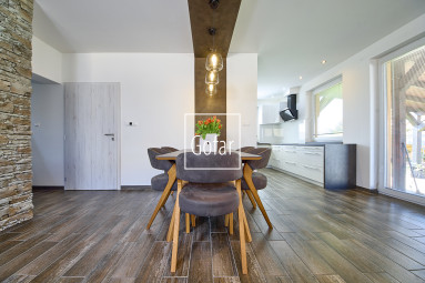 Sale | 4-room family house with a large terrace, garage and strategically excellent location on R7 (approx. 2 min) – Holice, DS | Gofar | Exclusive