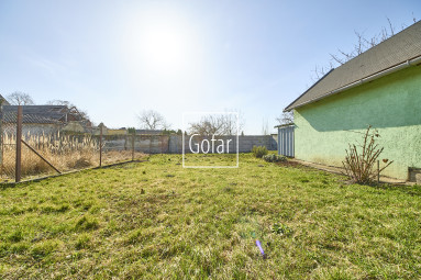 Eladó | Különálló családi ház garázzsal + garázs tárolóval + nagy kert Keszölcés (Kyselica) község csendes részén, DS járás | Gofar | Kizárólagos