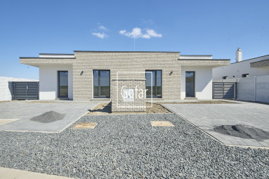 Eladó | Modern újépítésű 4 szobás családi ház + kandalló + terasz + kert + 2x parkoló Felbár (Horný Bar), DS járás | Gofar | Kizárólagosan