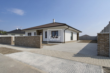 Eladó | Nagy (125m2) 4 szobás családi ház kiváló elrendezéssel, kerttel és négy autó számára parkolóval DS | Gofar | Kizárólagosan