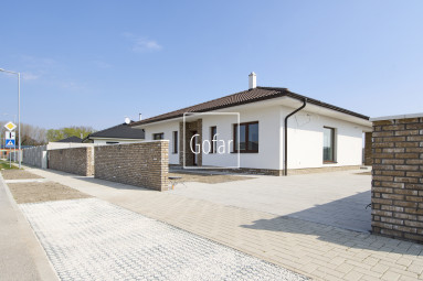 Eladó | Nagy (125m2) 4 szobás családi ház kiváló elrendezéssel, kerttel és négy autó számára parkolóval DS | Gofar | Kizárólagosan