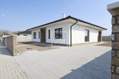 Eladó | Nagy (125m2) 4 szobás családi ház kiváló elrendezéssel, kerttel és négy autó számára parkolóval DS | Gofar | Kizárólagosan