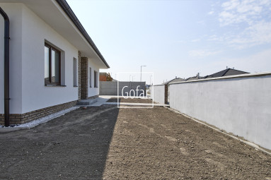 Eladó | Nagy (125m2) 4 szobás családi ház kiváló elrendezéssel, kerttel és négy autó számára parkolóval DS | Gofar | Kizárólagosan