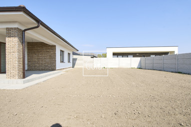Eladó | Nagy (125m2) 4 szobás családi ház kiváló elrendezéssel, kerttel és négy autó számára parkolóval DS | Gofar | Kizárólagosan