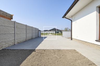 Eladó | Nagy (125m2) 4 szobás családi ház kiváló elrendezéssel, kerttel és négy autó számára parkolóval DS | Gofar | Kizárólagosan