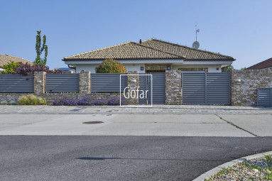 Eladó | Prémium lakó-, üzleti és pihenőkomplexum egy 1920 m2-es telken, Bacsfa (Báč), DS | Kizárólagos | Gofar RK