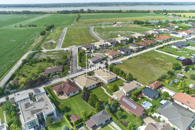 Eladó | Prémium lakó-, üzleti és pihenőkomplexum egy 1920 m2-es telken, Bacsfa (Báč), DS | Kizárólagos | Gofar RK