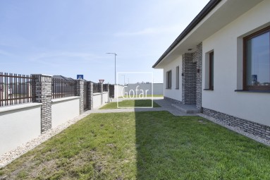 FOGLALVA! Eladó | 4 szobás mintaház 7 év garanciával, nagy kerttel és négy autó számára alkalmas parkolóval | Gofar | Kizárólagosan