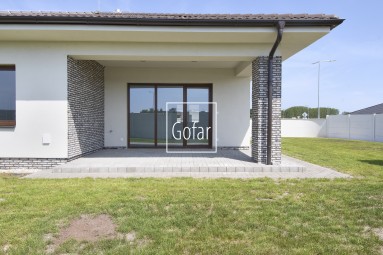 FOGLALVA! Eladó | 4 szobás mintaház 7 év garanciával, nagy kerttel és négy autó számára alkalmas parkolóval | Gofar | Kizárólagosan