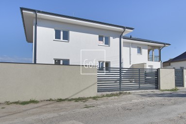 GOFAR | Nagy (128m2) 3 szobás lakás (ikerház része) eladása + teraszok + parkolóhely, Csallóköznádasd (Trstená na Ostrove), DS járás | Kizárólagosan