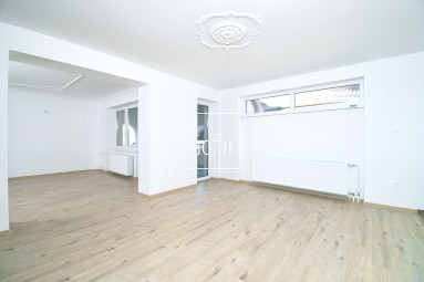 Kizárólagosan | GOFAR | Eladó - 5 szobás (239m2) alápincézett családi ház + garázs + 13 áras telek, Lúcs (Lúč na Ostrove), DS járás