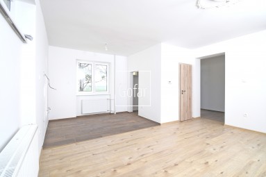 Kizárólagosan | GOFAR | Eladó - 5 szobás (239m2) alápincézett családi ház + garázs + 13 áras telek, Lúcs (Lúč na Ostrove), DS járás