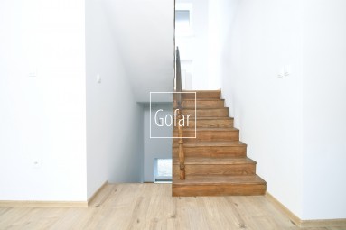 Kizárólagosan | GOFAR | Eladó - 5 szobás (239m2) alápincézett családi ház + garázs + 13 áras telek, Lúcs (Lúč na Ostrove), DS járás