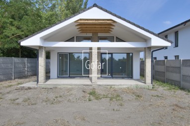 Eladó - Különálló nagy 4 szobás családi ház csodálatos galériával + kert + fedett terasz, Csallóköznádasd (Trstená na Ostrove), DS járás | Kizárólagos
