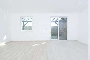 Eladó | 3 szobás lakás standard kivitelben + kert + terasz + 2x parkoló, Baka, DS járás | Gofar | Kizárólagosan