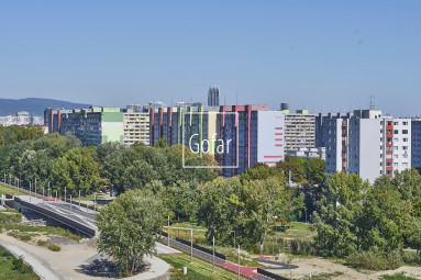 FOGLALVA! Eladó | 3 szobás lakás lélegzetelállító kilátással a Várra, a Kamzíkra és Ausztriára | Holíčska – Pozsony-Ligetfalu (Petržalka) | Gofar | Ki