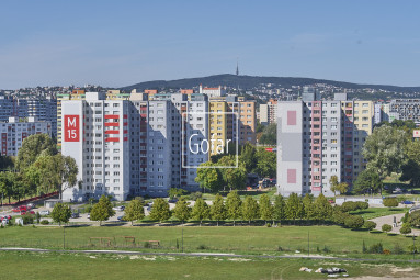 FOGLALVA! Eladó | 3 szobás lakás lélegzetelállító kilátással a Várra, a Kamzíkra és Ausztriára | Holíčska – Pozsony-Ligetfalu (Petržalka) | Gofar | Ki