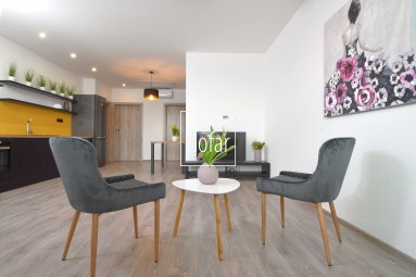 Kizárólagosan | GOFAR | Eladó - 3 szobás lakás + 2 parkolóhely mindössze 88.500,-Euróért, Baka község, DS járás