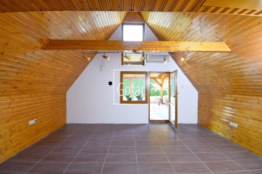 Kizárólagosan | GOFAR | Eladó - Nyaraló a Kis-Duna (Madarász) festői természetében egy 1143 m2-es telken, mindössze 95.000,-Euróért