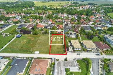 Eladó | Nagyméretű, 960 m2-es építési telek közművekkel, mindössze pár percre Pozsonytól, Bacsfa (Báč), DS járás | Gofar RK | Kizárólagos