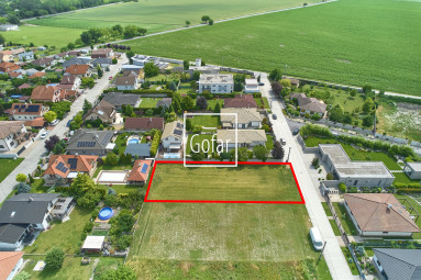 Eladó | Nagyméretű, 960 m2-es építési telek közművekkel, mindössze pár percre Pozsonytól, Bacsfa (Báč), DS járás | Gofar RK | Kizárólagos