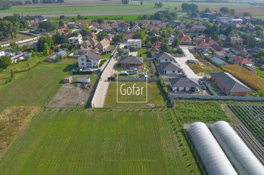 Kizárólagosan | GOFAR | Eladó - Építési telek (1276 m2) közművekkel Lúcs (Lúč na Ostrove) községben