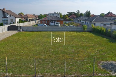 Kizárólagosan | GOFAR | Eladó - Építési telek (1276 m2) közművekkel Lúcs (Lúč na Ostrove) községben