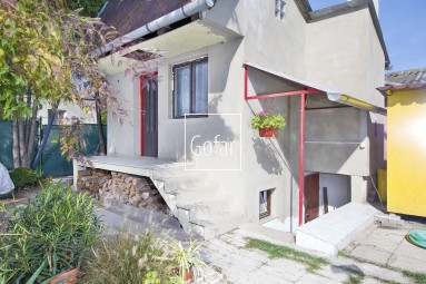 Eladva | GOFAR | Eladó - Gondozott kert tégla nyaralóval a Kisudvarnoki (Malodvornícka) úton Dunaszerdahelyen | Kizárólagosan