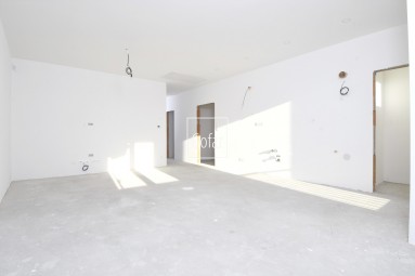 Predaj novostavby veľkého 3i slnečného bytu s 2 parkovacími státiami, Baka, okr.DS | Exkluzívne | Gofar