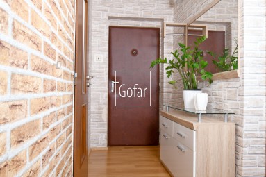 Exkluzívne | GOFAR | Predaj - 3izbový byt+2 loggie+murovaná garáž iba za 105.000,-Eur, obec Janíky, Okres DS
