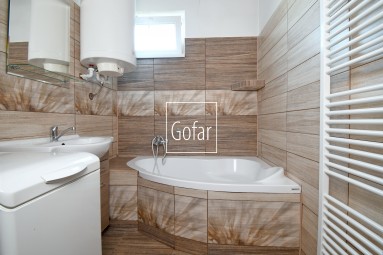 Exkluzívne | GOFAR | Predaj - 3izbový byt+2 loggie+murovaná garáž iba za 105.000,-Eur, obec Janíky, Okres DS