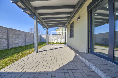 Predaj | Energeticky úsporný 3i byt s 2 parkovacími státiami, záhradou a veľkou terasou, iba 10 min od R7, Baka, okr. DS | Gofar | Exkluzívne