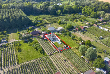 Predaj| Celoročne obývateľný kompletne zariadený rekreačný dom v chránenej oblasti, Číčov, okr KN |Exkluzívne |Gofar RK
