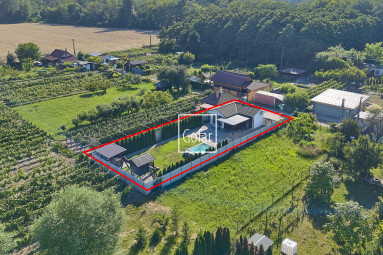 Predaj| Celoročne obývateľný kompletne zariadený rekreačný dom v chránenej oblasti, Číčov, okr KN |Exkluzívne |Gofar RK