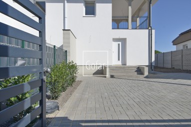 GOFAR | Predaj veľkého (128m2) 3i bytu ako súčasť dvojdomu+terasy+parkovacie státie, Trstená na Ostrove, okr. DS |Exkluzívne