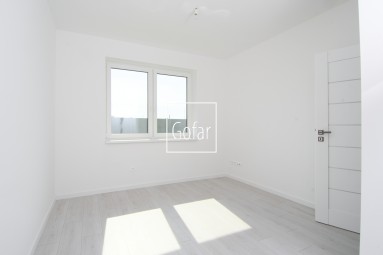 Na predaj | Vzorový 4i RD so 7 ročnou zárukou s veľkou záhradou a parkovaním pre štyri autá | Gofar | Exkluzívne